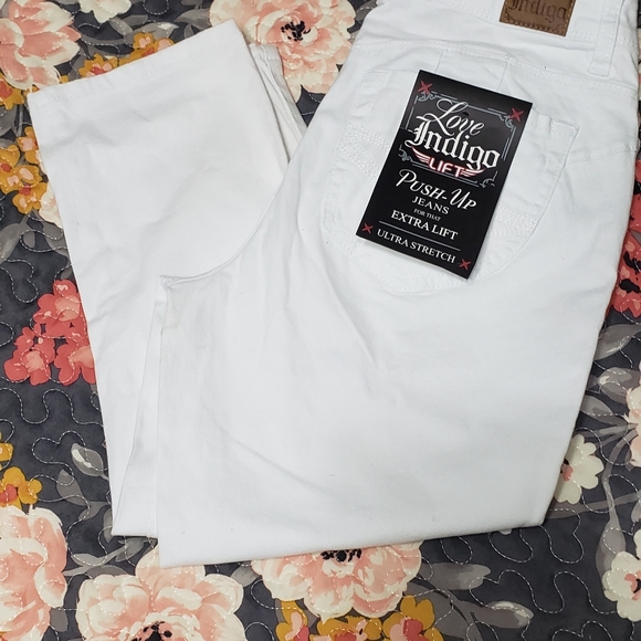 Capris - Picture 3 of 7